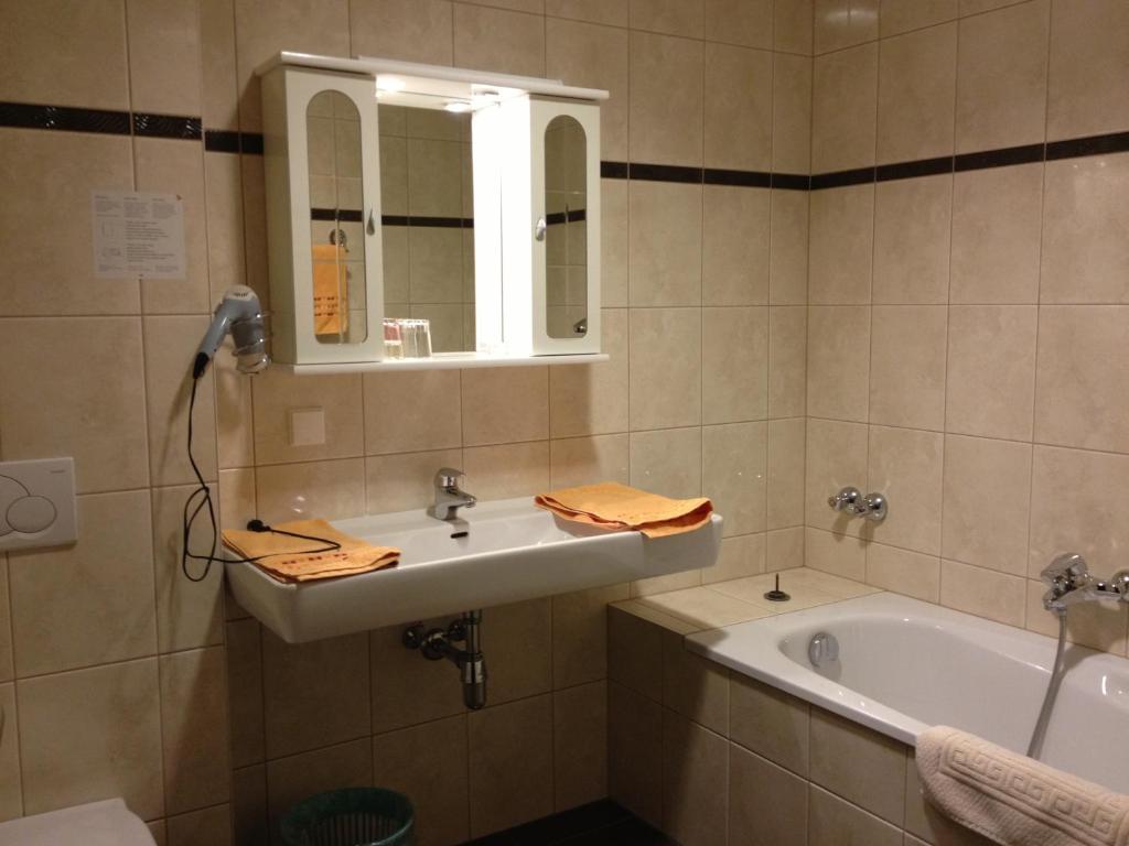Gasthof Bacher Hotell Villach Eksteriør bilde