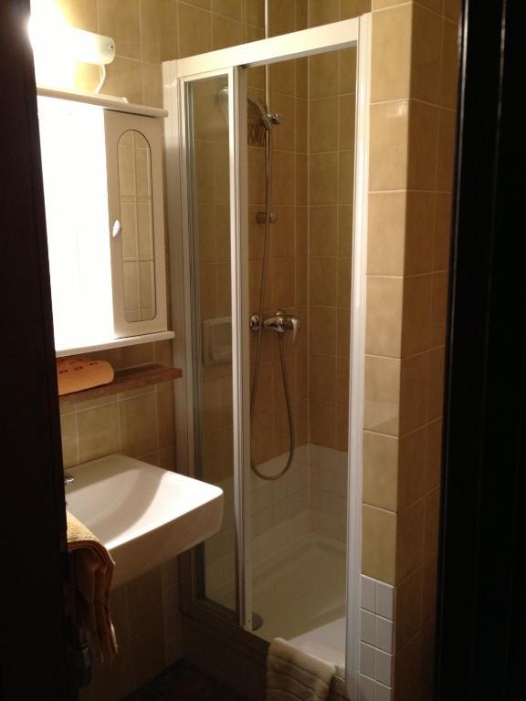 Gasthof Bacher Hotell Villach Rom bilde